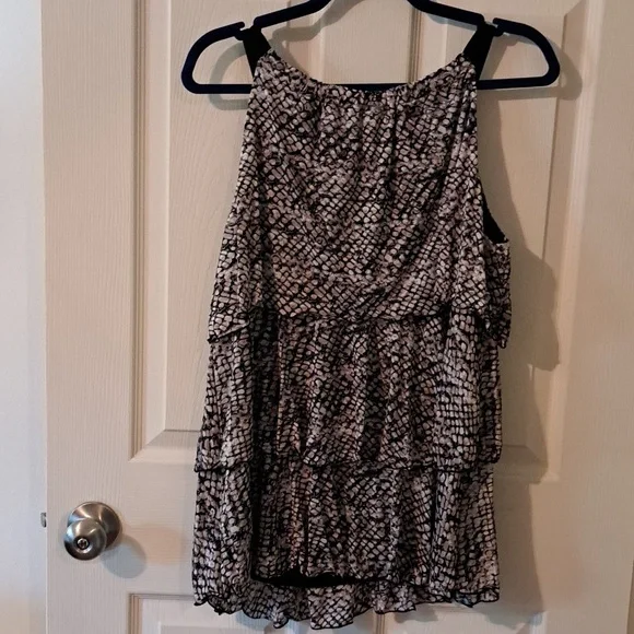 Style & Co Stylish Black and White Women's Top - Picture 2 of 4